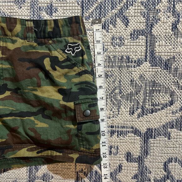 VTG Y2K Fox Racing Camo Shorts Womens Grunge Affliction Style SZ 9 - Picture 6 of 6